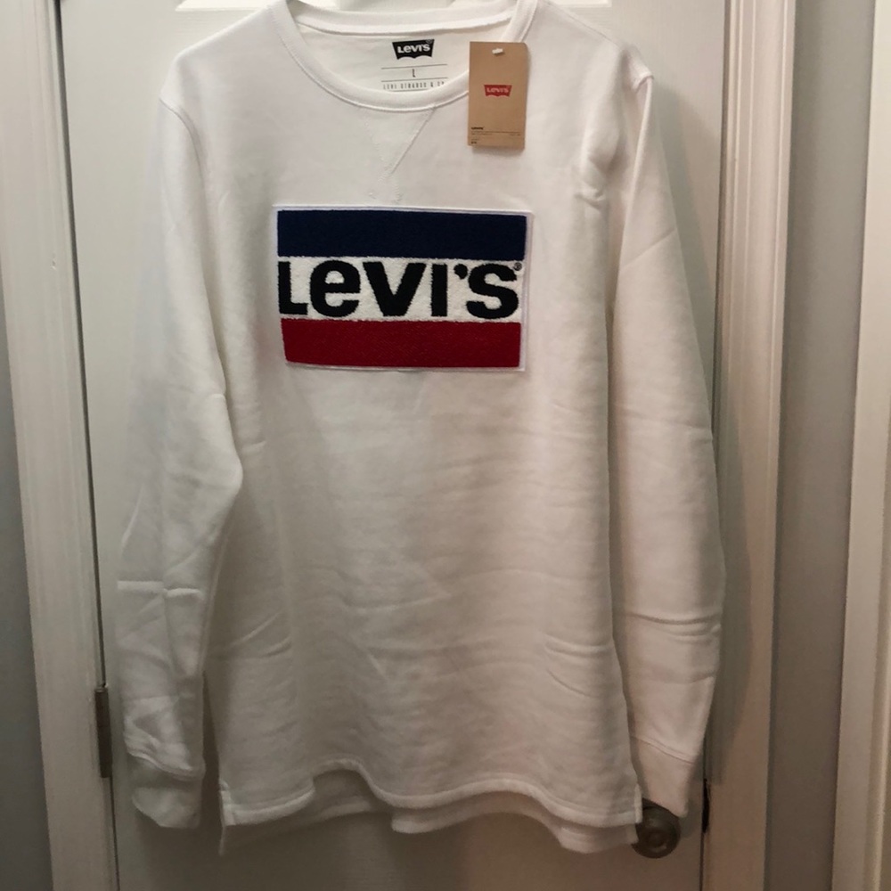 Levi’s sweatshirt